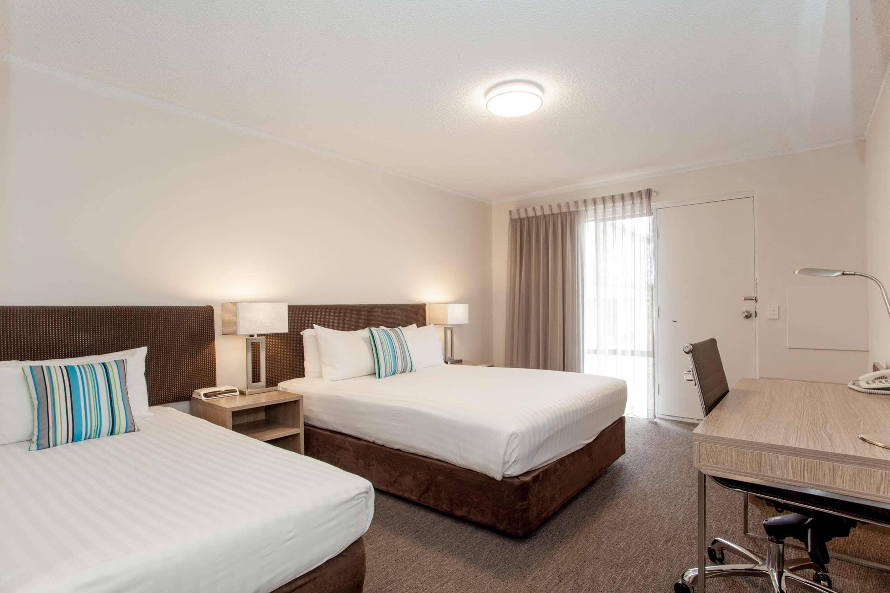 & Aparthotel