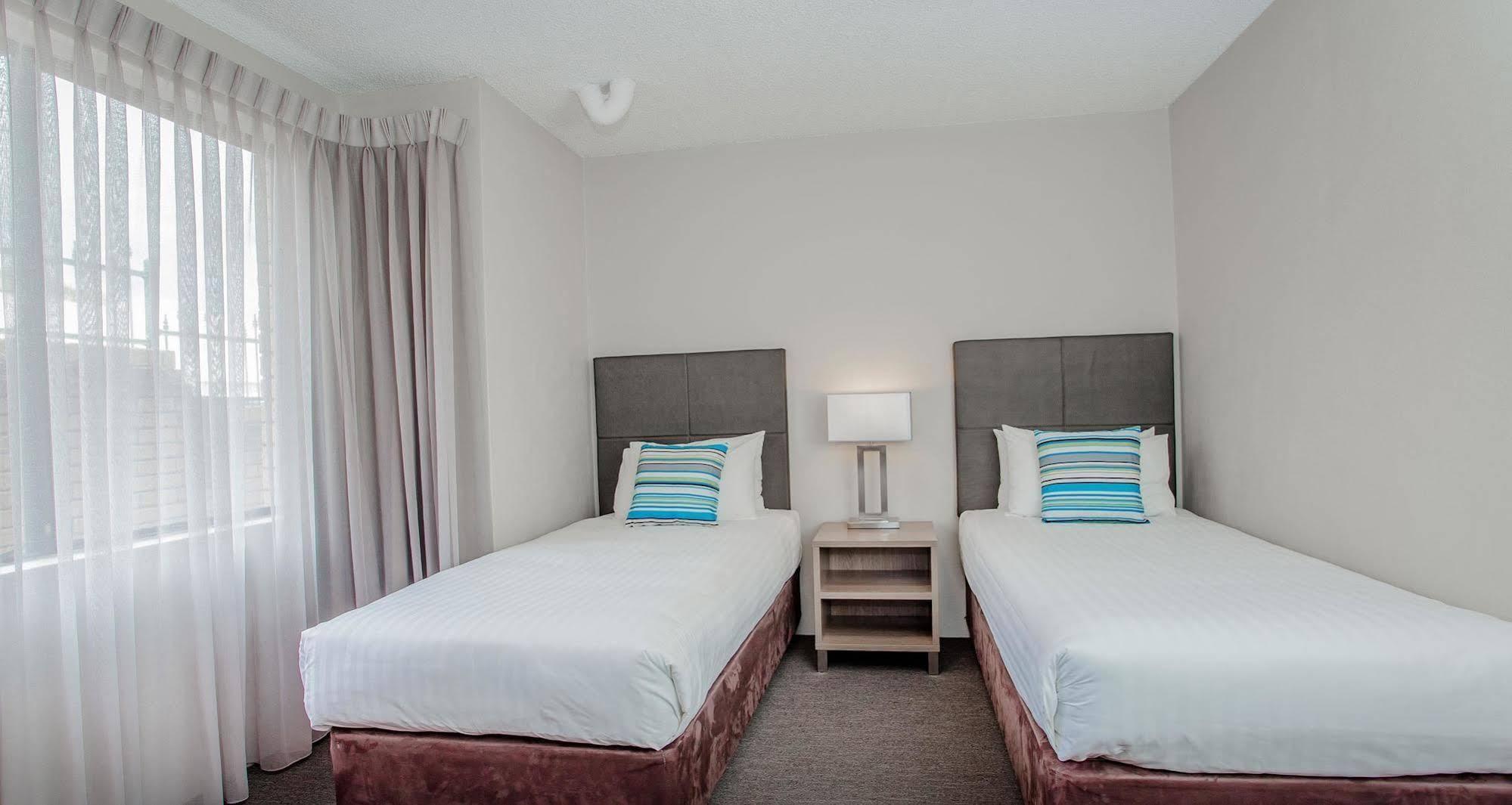 Aparthotel & 3*