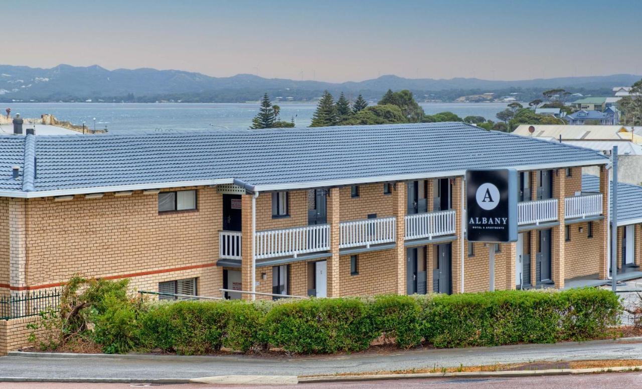 & Aparthotel