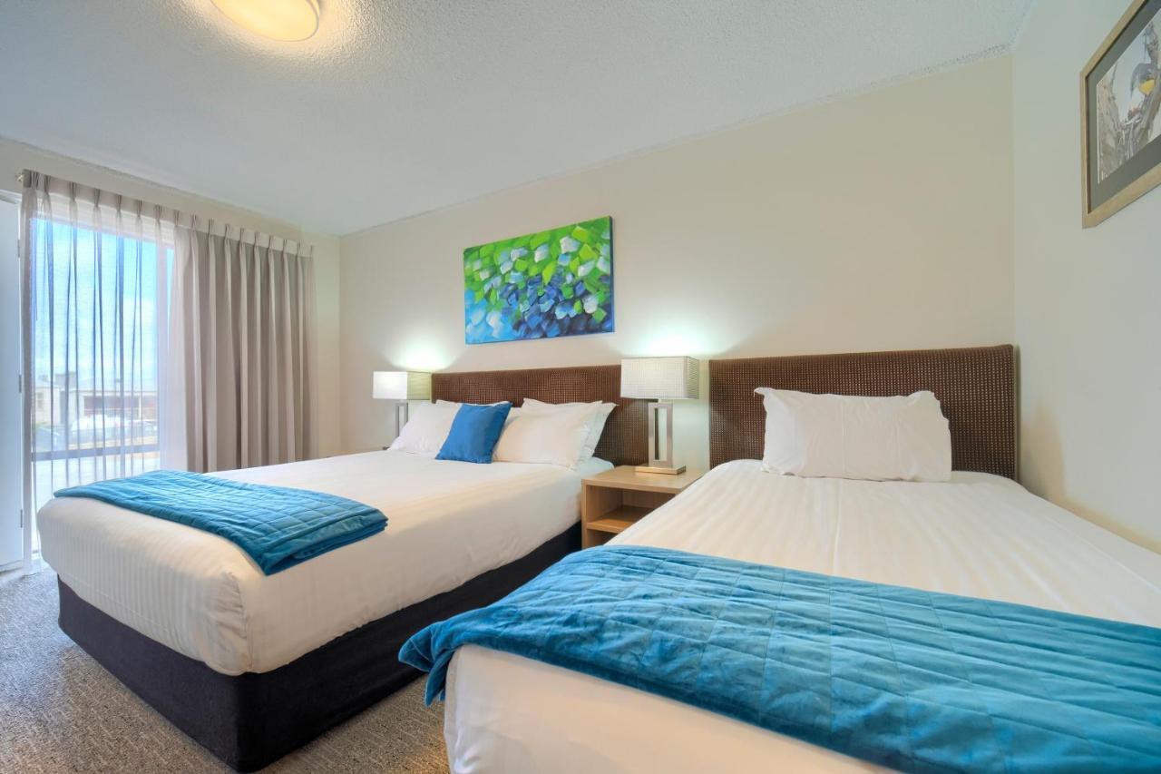 & Aparthotel