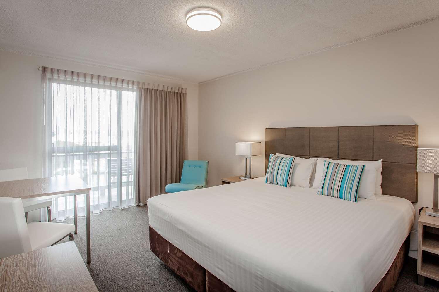 & Aparthotel Albany